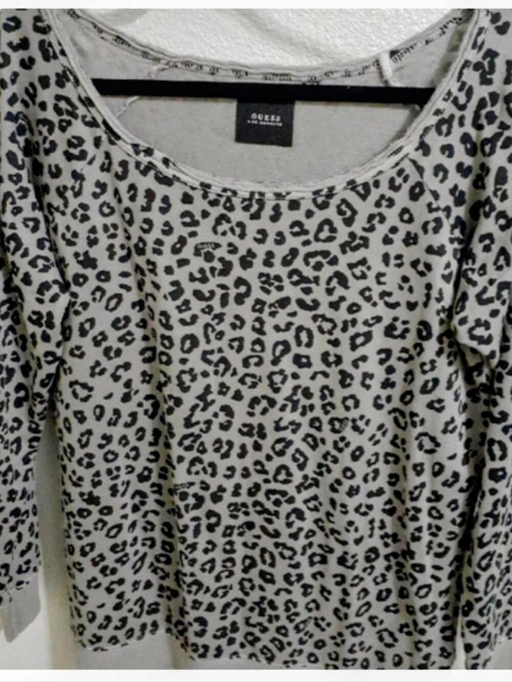 Guess leopard print lightweight Sweatshirt.